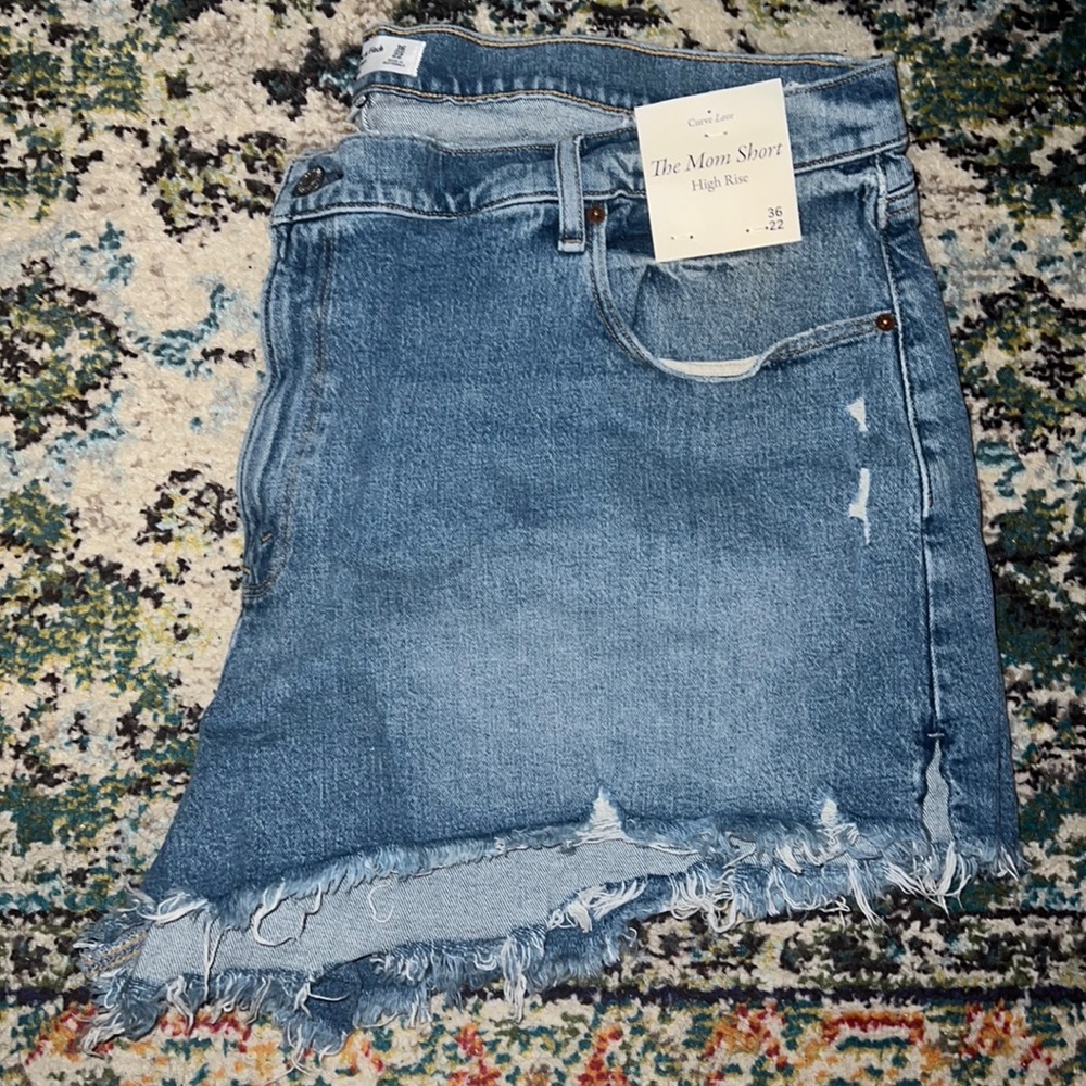 A&F curve love high rise mom short